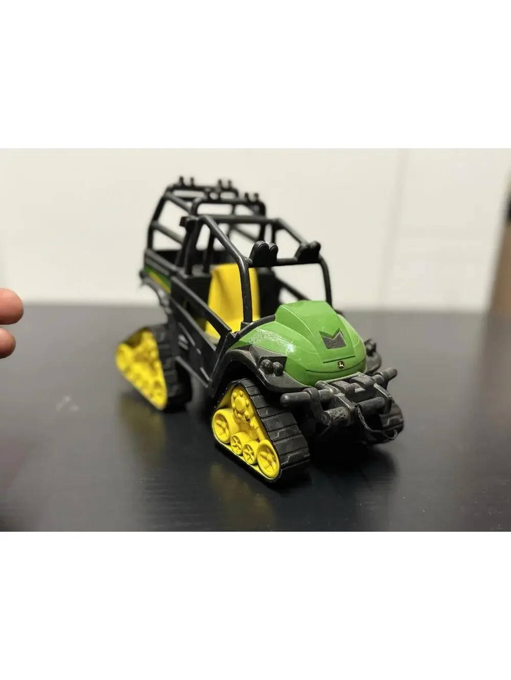 Tomy john deere